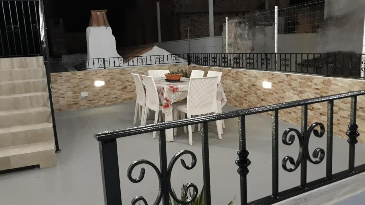 Villa A Casa Di Monia Felline Esterno foto